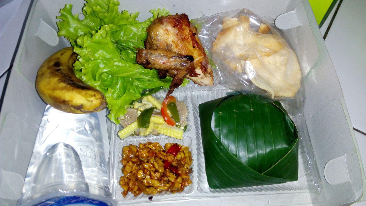 LUNCH BOX PAKET A