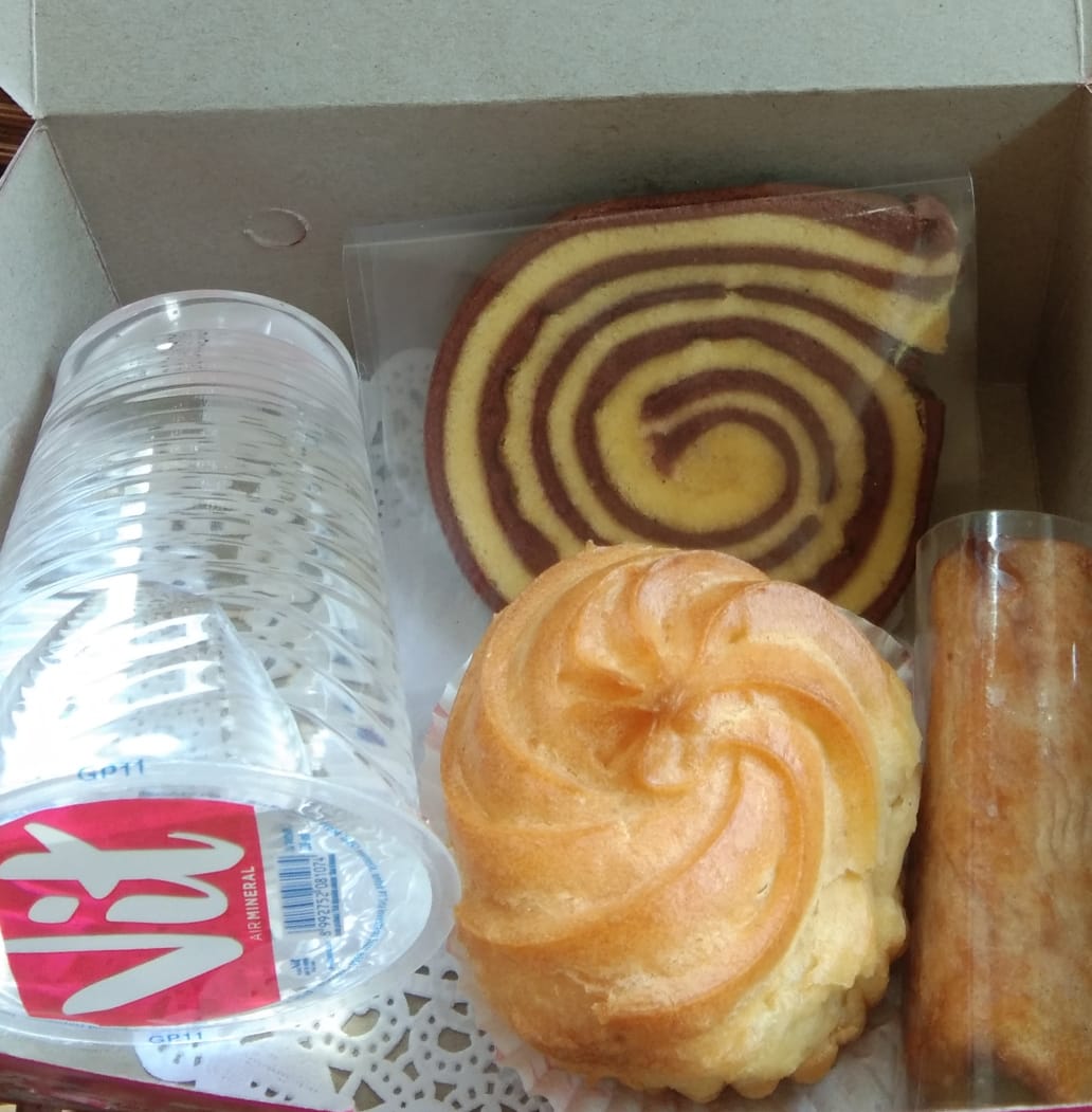 Snack sus ragout, bolu gulung