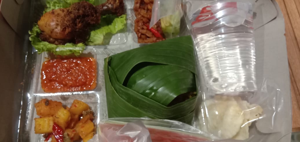 PAKET NASI UDUK KOMPLIT