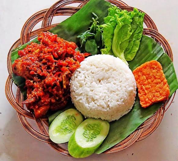 NASI AYAM SAMBAL BAJAK