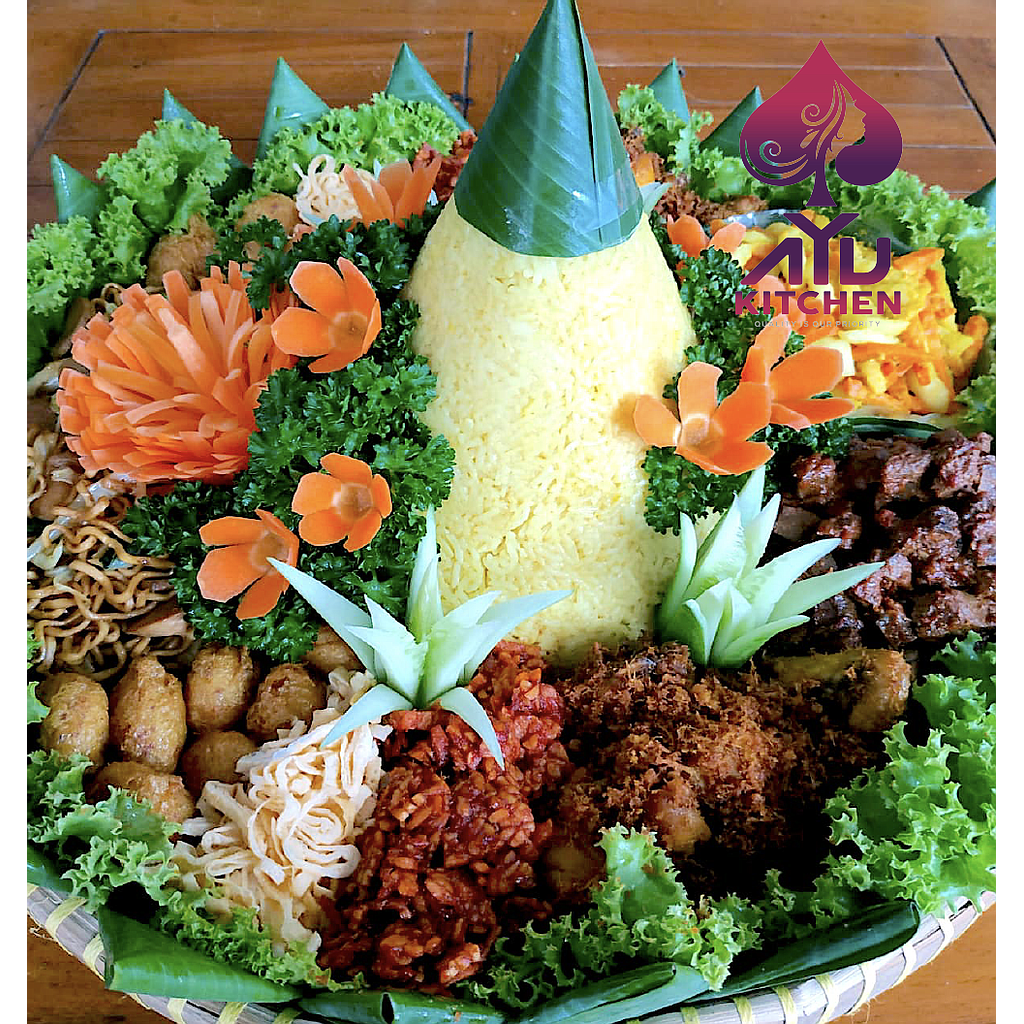Nasi Kuning Tumpeng