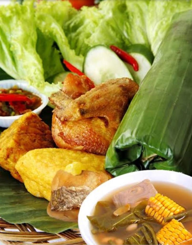Ayam Gepuk Komplit